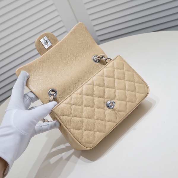 シャネルバッグ角部分ディテール